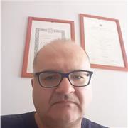 Laureato in Scienze politiche e abilitato all'insegnamento di diritto ed economia offre lezioni e ripetizioni interdisciplinari